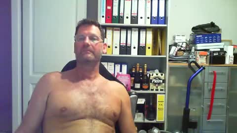 Snapshot of macfly67 chatting on July 30, 9:36 pm macfly67 online show from July 30, 9:36 pm