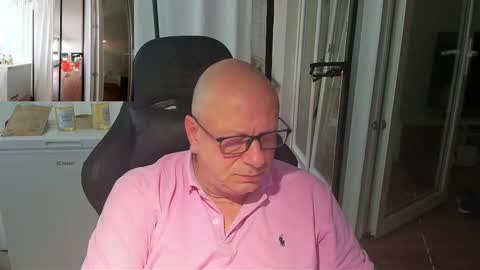 Snapshot of machinegun3dx chatting on May 3, 4:51 am Andy online show from May 3, 4:51 am
