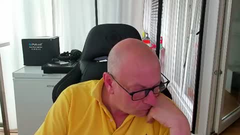 Snapshot of machinegun3dx chatting on June 16, 5:48 pm Andy online show from June 16, 5:48 pm