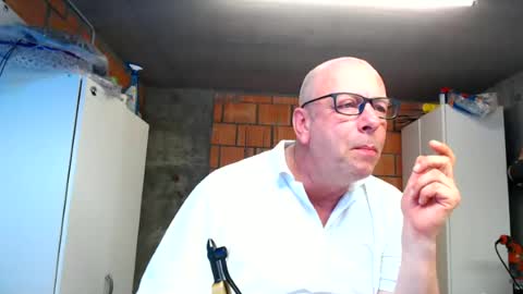 Snapshot of machinegun3dx chatting on June 29, 4:51 pm Andy online show from June 29, 4:51 pm