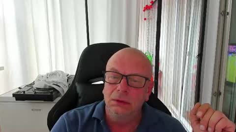 Snapshot of machinegun3dx chatting on July 1, 5:23 pm Andy online show from July 1, 5:23 pm