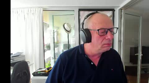 Snapshot of machinegun3dx chatting on July 11, 5:59 pm Andy online show from July 11, 5:59 pm