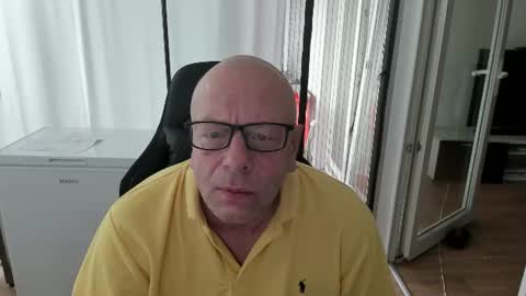 Snapshot of machinegun3dx chatting on July 19, 7:34 am Andy online show from July 19, 7:34 am