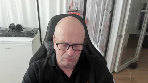 Snapshot of machinegun3dx chatting on July 20, 3:14 pm Andy online show from July 20, 3:14 pm