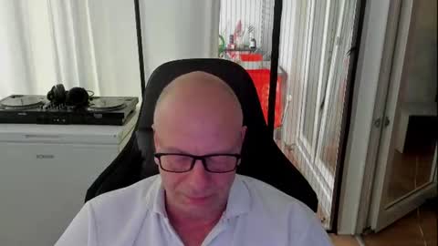 Snapshot of machinegun3dx chatting on July 21, 6:32 pm Andy online show from July 21, 6:32 pm