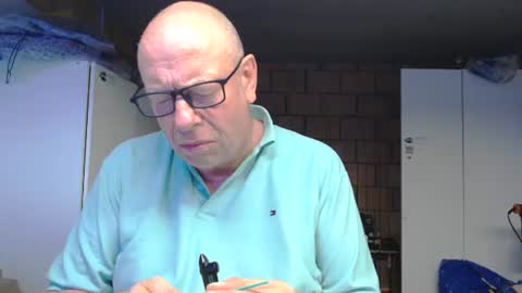 Snapshot of machinegun3dx chatting on August 1, 7:13 pm Andy online show from August 1, 7:13 pm