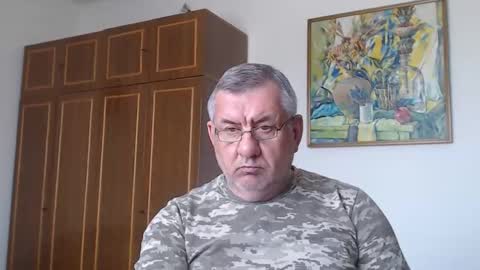 Snapshot of machomale3 chatting on April 25, 2:03 pm Macho online show from April 25, 2:03 pm