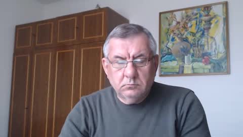 Snapshot of machomale3 chatting on May 1, 4:22 pm Macho online show from May 1, 4:22 pm