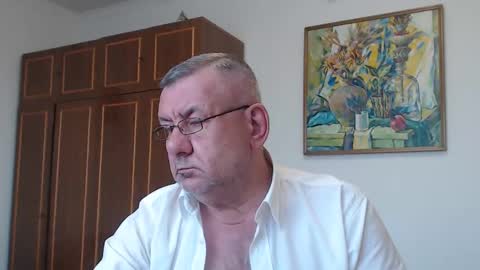 Snapshot of machomale3 chatting on May 17, 4:25 pm Macho online show from May 17, 4:25 pm