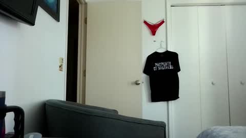 mackdocc001 online show from January 13, 3:28 pm