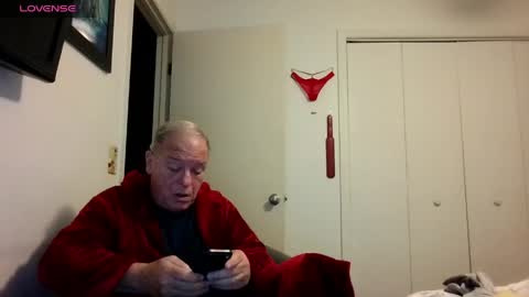 mackdocc001 online show from April 10, 11:15 am