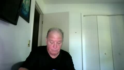 mackdocc001 online show from April 16, 12:50 pm