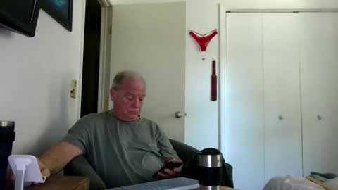 mackdocc001 online show from April 21, 6:01 pm