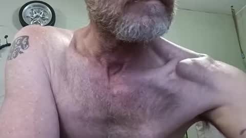 mackdog1369 online show from February 19, 9:33 pm