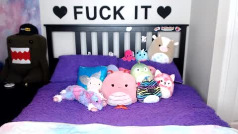 Mackenzie Wolfe online show from November 12, 3:07 am