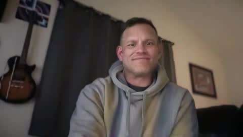 Snapshot of mackincaliallday chatting on March 5, 1:18 pm MackinCaliAllDay online show from March 5, 1:18 pm