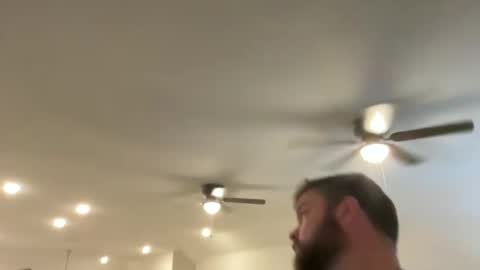 Snapshot of macrackin33 chatting on November 18, 12:38 am macrackin33 online show from November 18, 12:38 am