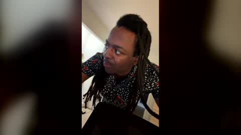 Snapshot of macribz chatting on March 22, 9:34 am Duke Dangler online show from March 22, 9:34 am