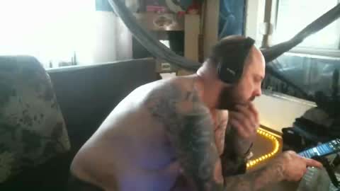 Snapshot of mad_dem0n chatting on February 27, 4:21 pm Manuel online show from February 27, 4:21 pm