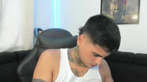Snapshot of mad_maxxx1 chatting on January 19, 3:53 pm max online show from January 19, 3:53 pm