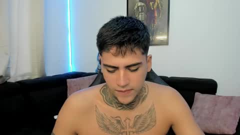 Snapshot of mad_maxxx1 chatting on January 23, 1:24 pm max online show from January 23, 1:24 pm