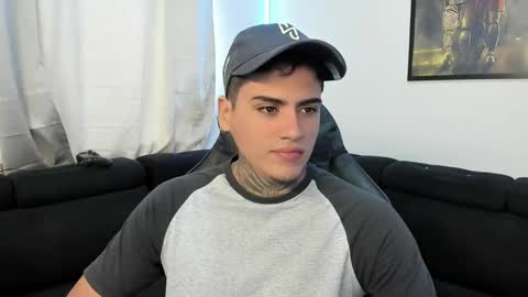 Snapshot of mad_maxxx1 chatting on February 12, 1:37 pm max online show from February 12, 1:37 pm