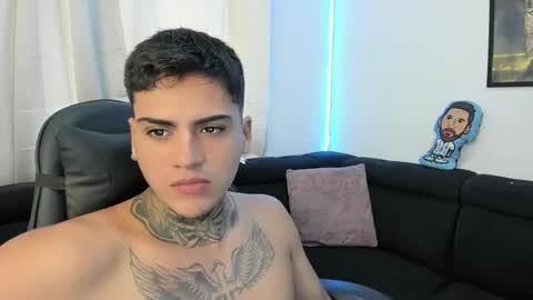 Snapshot of mad_maxxx1 chatting on February 23, 4:24 pm max online show from February 23, 4:24 pm