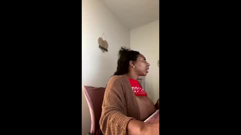 madam_glam online show from March 4, 3:40 pm