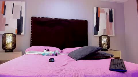 Snapshot of madame_mature1 chatting on May 8, 9:09 pm Madame online show from May 8, 9:09 pm