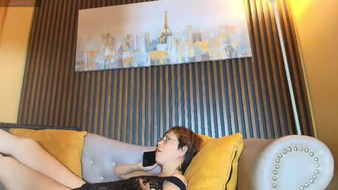 Snapshot of madame_mature1 chatting on May 15, 8:05 pm Madame online show from May 15, 8:05 pm