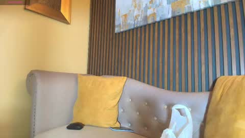 Snapshot of madame_mature1 chatting on May 18, 6:58 pm Madame online show from May 18, 6:58 pm