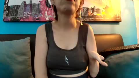 Snapshot of madame_mature1 chatting on June 25, 3:38 pm Madame online show from June 25, 3:38 pm