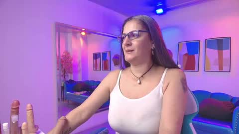 Snapshot of madame_scarllet chatting on April 21, 11:27 am Madame Scarllet online show from April 21, 11:27 am