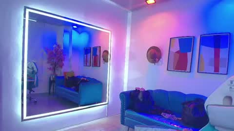 Snapshot of madame_scarllet chatting on May 2, 11:26 am Madame Scarllet online show from May 2, 11:26 am