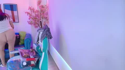 Snapshot of madame_scarllet chatting on May 11, 11:27 am Madame Scarllet online show from May 11, 11:27 am