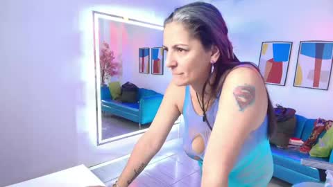 Snapshot of madame_scarllet chatting on May 12, 11:40 am Madame Scarllet online show from May 12, 11:40 am