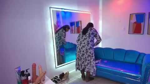 Snapshot of madame_scarllet chatting on June 2, 11:34 am Madame Scarllet online show from June 2, 11:34 am