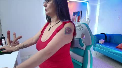 Snapshot of madame_scarllet chatting on June 9, 11:33 am Madame Scarllet online show from June 9, 11:33 am