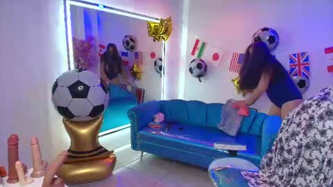 Snapshot of madame_scarllet chatting on June 22, 11:40 am Madame Scarllet online show from June 22, 11:40 am