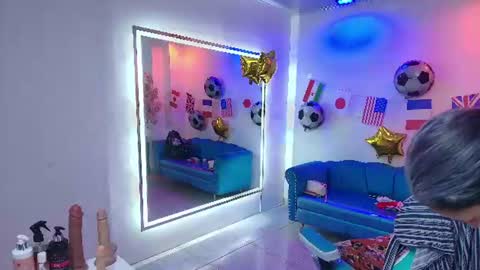 Snapshot of madame_scarllet chatting on July 14, 11:38 am Madame Scarllet online show from July 14, 11:38 am
