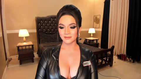 Snapshot of madammistressdominatrixxx chatting on February 20, 1:03 am Alison Kloss online show from February 20, 1:03 am