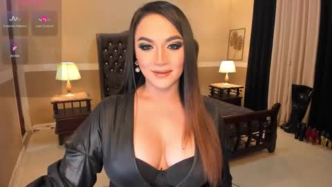 Snapshot of madammistressdominatrixxx chatting on September 18, 12:12 am Alison Kloss online show from September 18, 12:12 am