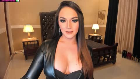 Snapshot of madammistressdominatrixxx chatting on November 5, 10:54 pm Alison Kloss online show from November 5, 10:54 pm