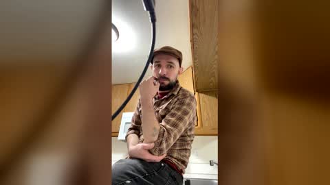 Snapshot of madbanjo chatting on April 18, 10:54 pm madbanjo online show from April 18, 10:54 pm