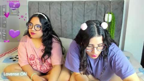 Snapshot of maddie_and_chelsea_ chatting on March 16, 8:51 am Maddie and Chelsea online show from March 16, 8:51 am