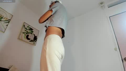 Snapshot of maddie_ray_ chatting on April 20, 5:43 am Maddie Ray online show from April 20, 5:43 am