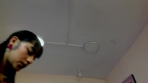 Snapshot of maddie_rosee chatting on February 4, 3:23 am Maddierosee online show from February 4, 3:23 am