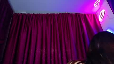 Snapshot of maddilust chatting on May 28, 4:37 pm Miss Lust online show from May 28, 4:37 pm