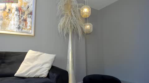 Maddison online show from March 8, 10:57 pm