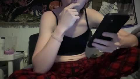 Snapshot of maddlips chatting on February 4, 12:49 am Rat Boy online show from February 4, 12:49 am